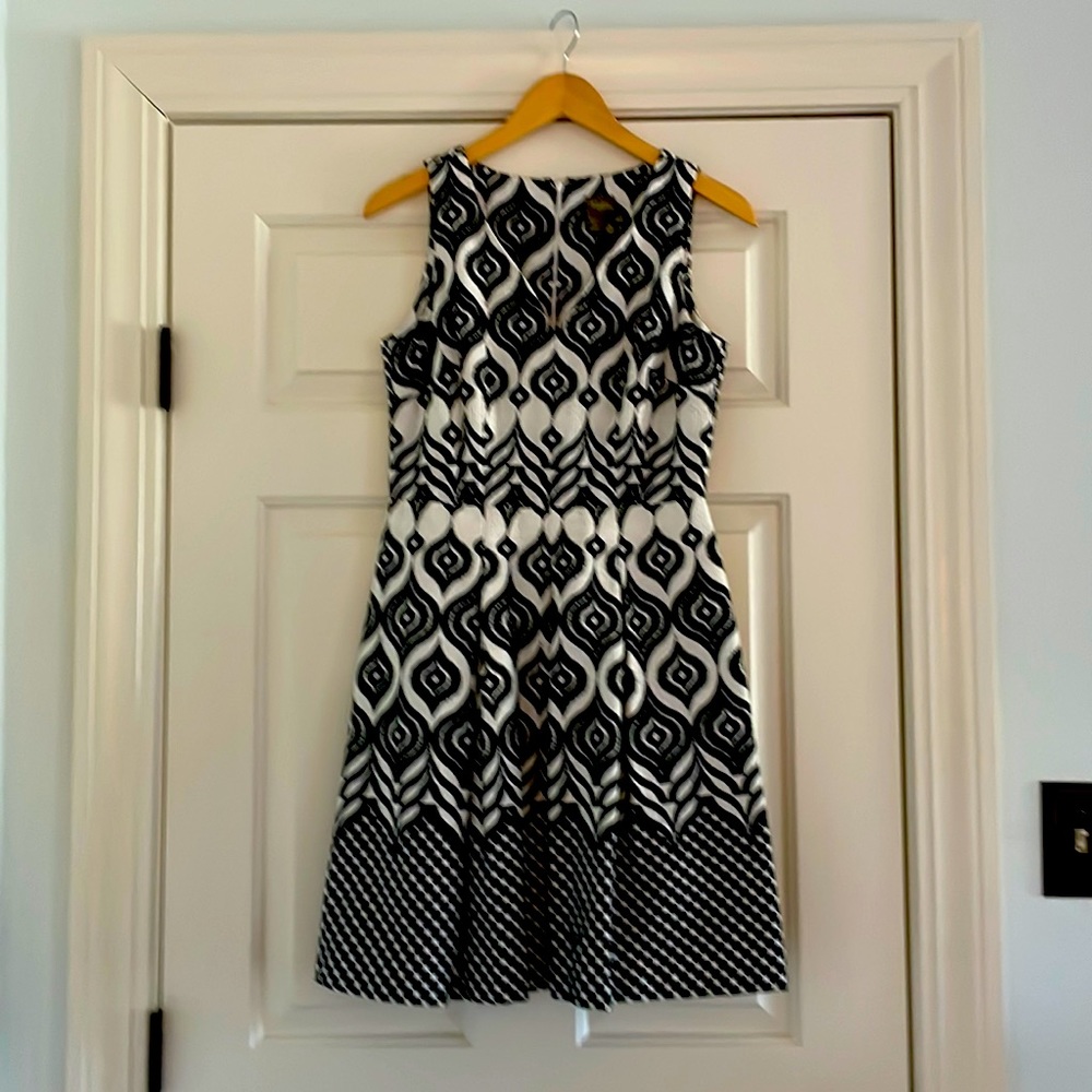 Taylor size 4 cocktail dress